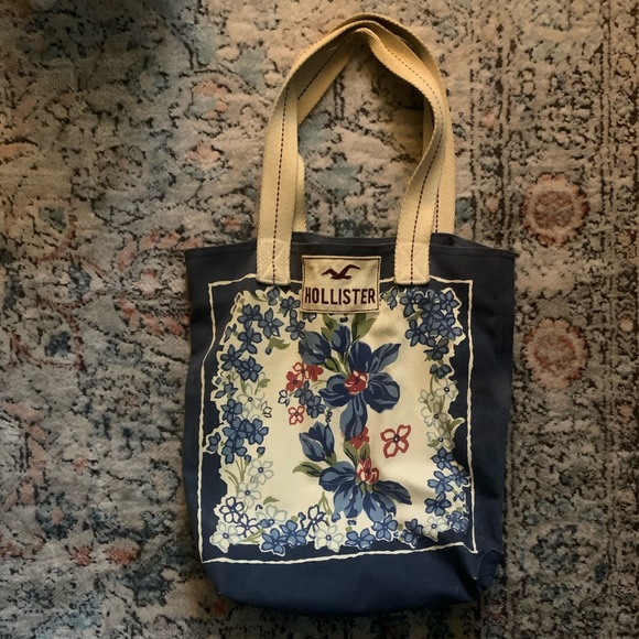 Hollister Handbags - Hollister canvas navy/white floral tote